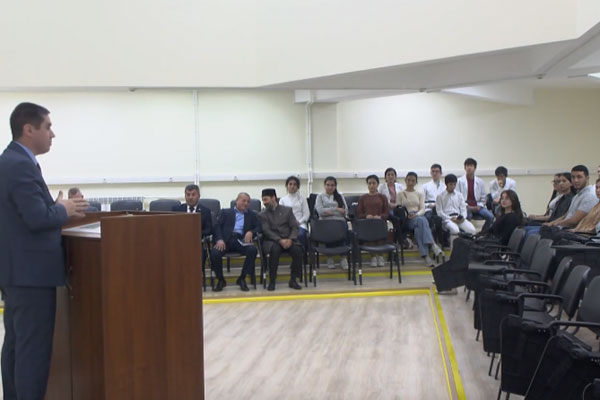 DES ETUDIANTS INTERNATIONAUX RENCONTRENT DES DIRIGEANTS DE DIASPORA MUSULMANS