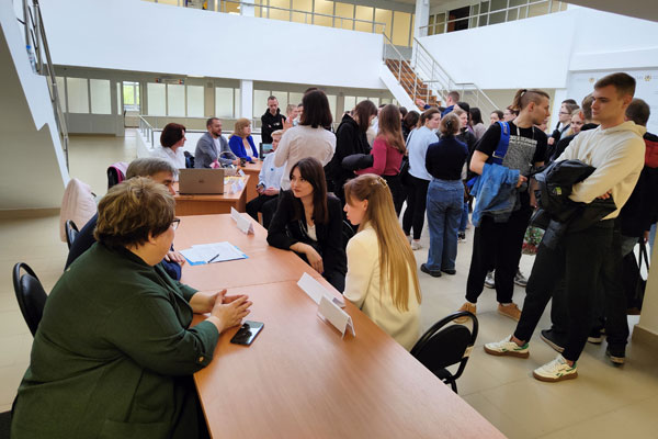 РАБОТОДАТЕЛИ ВСТРЕТИЛИСЬ СО СТУДЕНТАМИ РЯЗГМУ