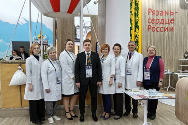 ТРИ ПРАКТИЧЕСКИЕ ШКОЛЫ ПРЕЗЕНТОВАЛИ СПЕЦИАЛИСТЫ РЯЗГМУ В ДЕНЬ «ЗДОРОВЬЯ» НА ВДНХ