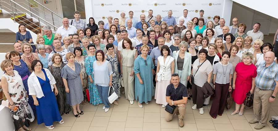 РЯЗГМУ РАЗВИВАЕТ СОДРУЖЕСТВО ВЫПУСКНИКОВ