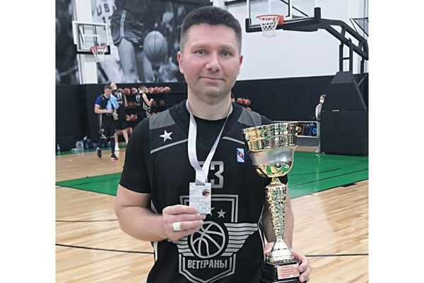 ПРЕПОДАВАТЕЛЬ РЯЗГМУ – ПРИЗЕР ЧЕМПИОНАТА ЦФО ПО БАСКЕТБОЛУ