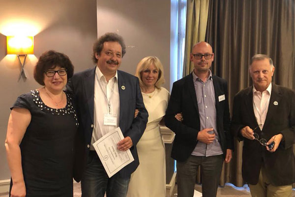 RECONNAISSANCE INTERNATIONALE DE LA COMMUNAUTÉ PROFESSIONNELLE