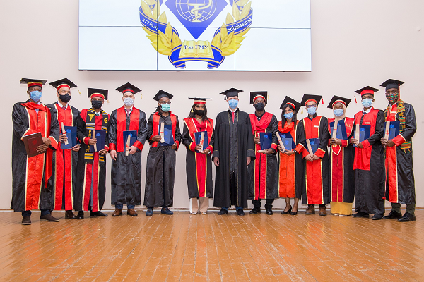 CÉRÉMONIE DE GRADUATION DES ÉTUDIANTS EN MÉDECINE 2021