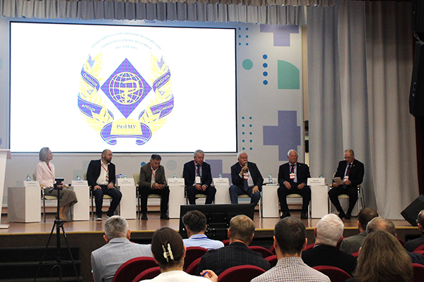 В РЯЗГМУ СОСТОЯЛАСЬ НАУЧНО-ПРАКТИЧЕСКАЯ КОНФЕРЕНЦИЯ С ЖИВОЙ ХИРУРГИЕЙ